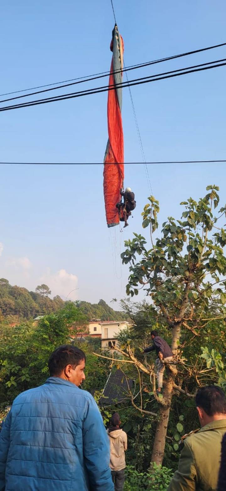 Indrunag paragliding mishap: Pilot, tourist dangling from power lines rescued after 4‑hour ordeal