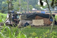 Denuncian que habitantes de calle invadieron las zonas de un colegio