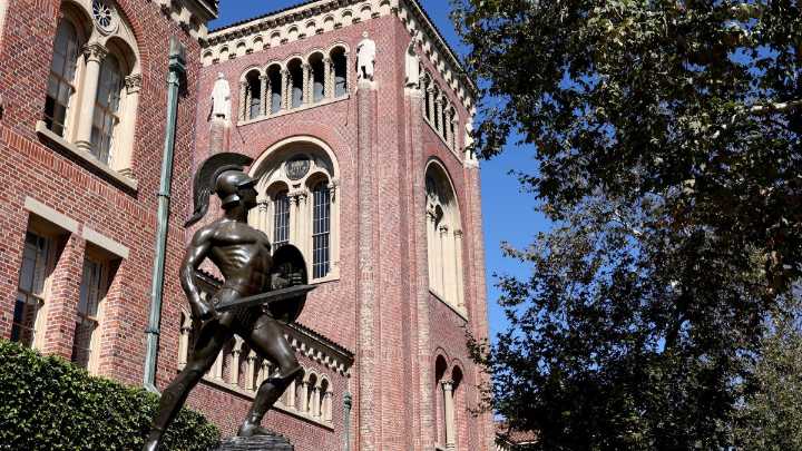 USC building evacuated after bomb threat