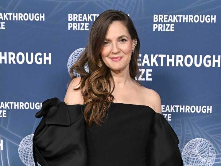 Beloved talk show host opens up about cancer scare