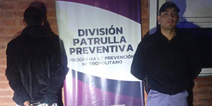 Le pusieron una tobillera por violencia de género, se la sacó y entró a la casa de su ex: lo atraparon por el botón antipático