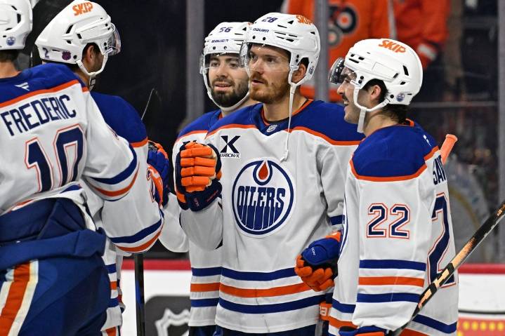 Deadspin | NHL roundup: Jack Roslovic's 2nd straight OT goal lifts Oilers