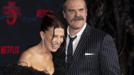 Millie Bobby Brown habla sobre su relación actual con David Harbour tras las acusaciones de acoso