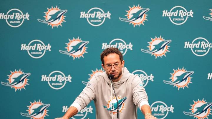 Dolphins make too many costly mistakes in 28