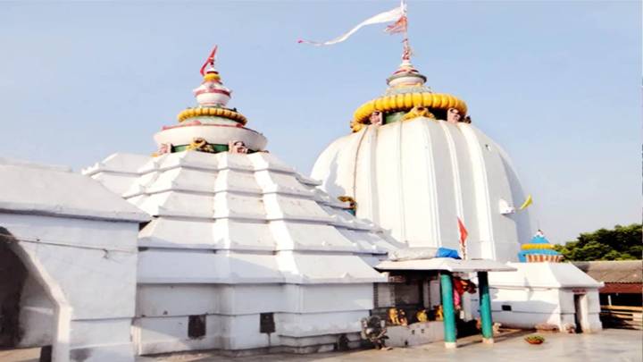 Lord Dhabaleswar Adorned in Chandrachuda Besha on Second Day of Panchuka