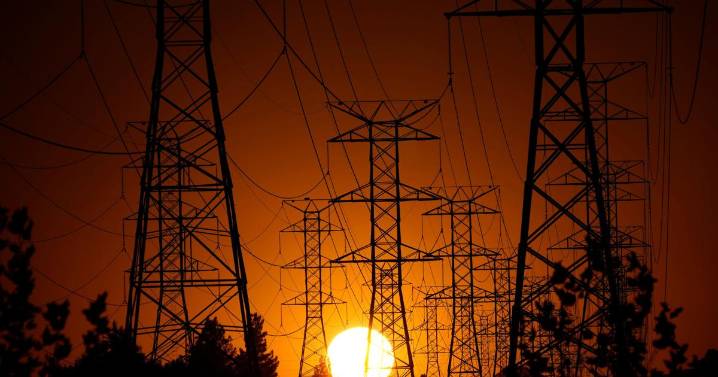 Costo de la electricidad se convierte en un tema clave en las elecciones intermedias de 2026 en EEUU