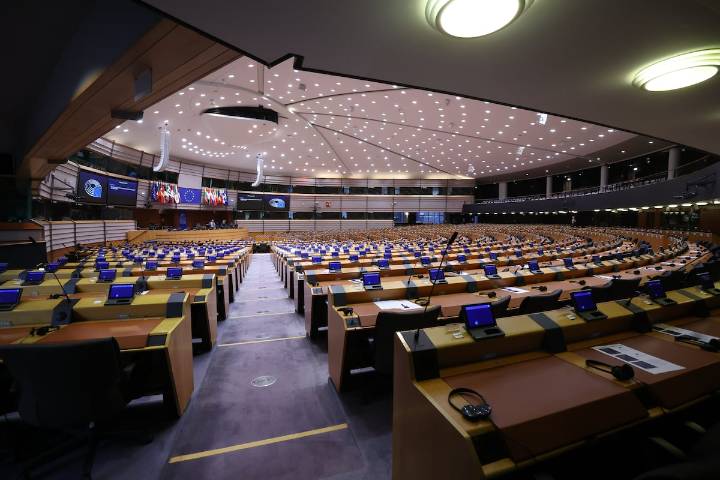 La agenda ultra contra las políticas verdes “revienta” el cordón sanitario a la extrema derecha en la Eurocámara