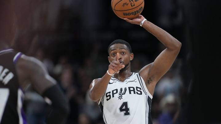 Fox's season-high 28 points leads Spurs past Kings, 123-110, as Wembanyama sits out with calf injury