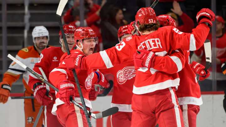 Power play reboots as Red Wings explode to 6