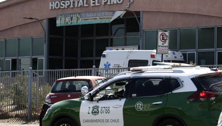 Denuncian y suspenden al director del Hospital El Pino por acoso sexual