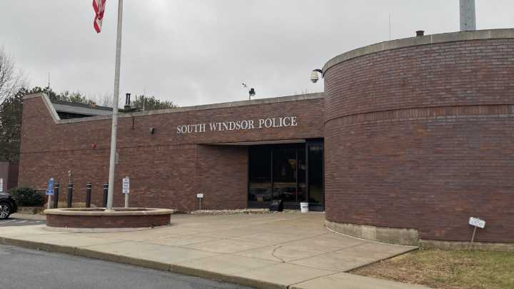 DNA leads to arrest in $65,000 smash-and-grab burglary at South Windsor jewelry store – NBC Connecticut