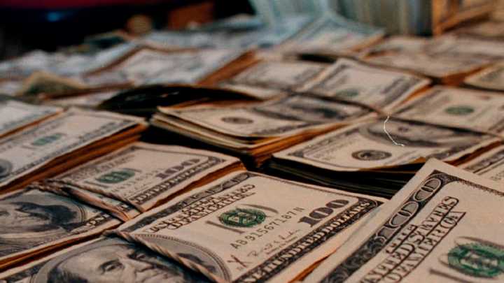 Dólar sigue a la baja y abre oportunidad para comprar divisas, ¿es el mejor momento para invertir? ¿En qué hacerlo?