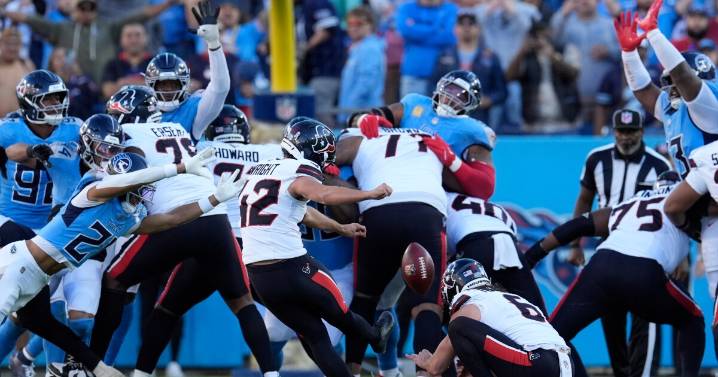 Houston edges Tennessee 16