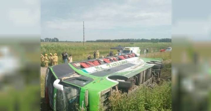 Dos muertos y heridos graves tras el vuelco de un micro que iba a Mar del Plata