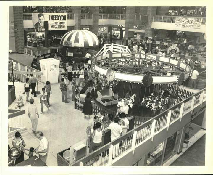 Vintage Staten Island Mall: 21 unique photos of the retail center as it used to be