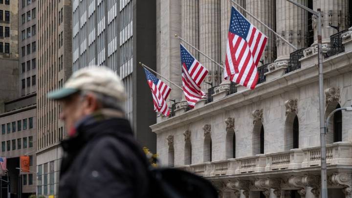 Uncle Sam is outperforming the S&P 500