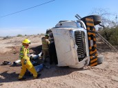 Detienen a trailero por homicidio culposo tras volcadura; muere su acompañante