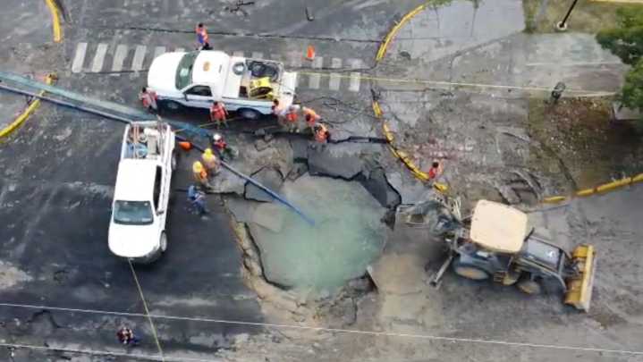 Lista de 339 Colonias Sin Agua por Mega Fuga en Avenida Adolfo López Mateos, en Guadalupe, NL