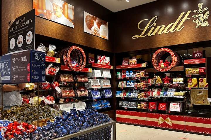 Lindt abre su séptima tienda en Chile a un año de su arribo: así ha sido la rápida expansión de la suiza en el comercio
