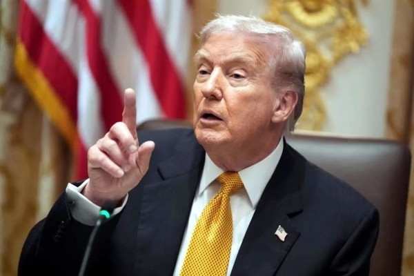 Desea Trump que nuevo estadio de Commanders lleve su nombre