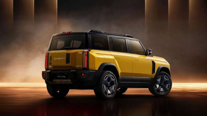 Un Chery se estrella en China en su intento por repetir la hazaña del Range Rover en Tianmen Mountain