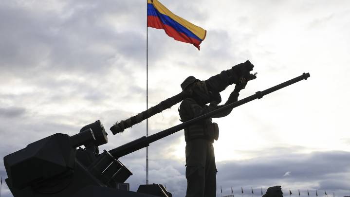 Ejército venezolano mantiene sus labores defensivas en Caracas ante la amenaza de EEUU (+Video)