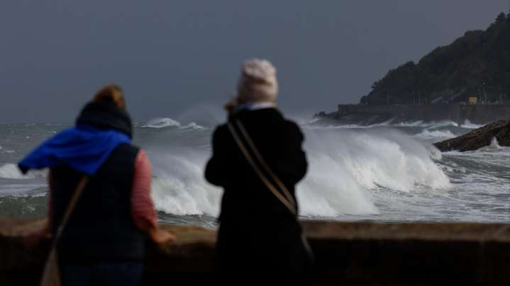 El tiempo este jueves 6 de noviembre en España: tres comunidades en alerta naranja por lluvias y oleaje