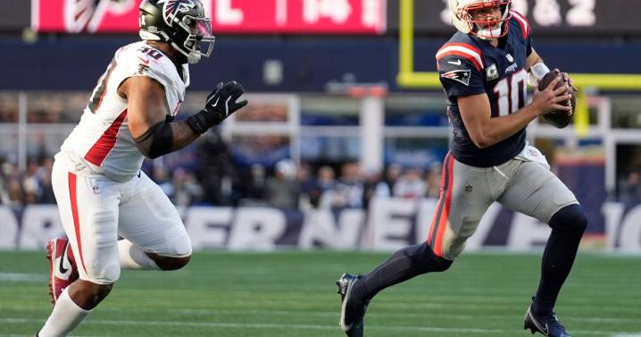 Patriots pass the halfway point with eyes on AFC East title after back