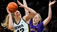 Iowa basketball freshman Layla Hays injured, but returns later