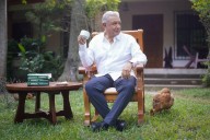 AMLO reaparece y presenta su nuevo libro ‘Grandeza’