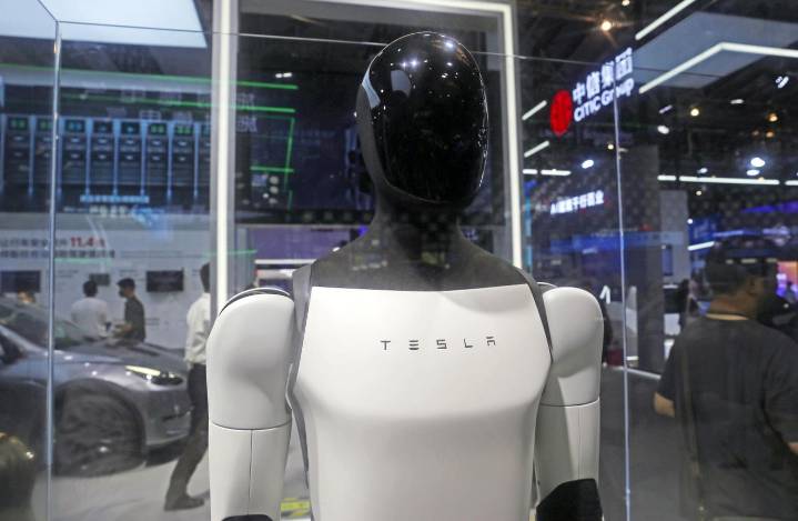 Will Elon Musk’s Robot Perform Surgery? A Neurosurgeon Explains