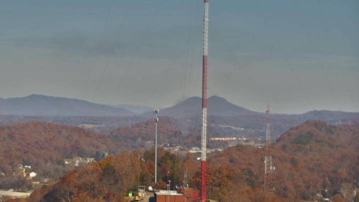 Rural Metro responds to brush fire along wooded ridge near Washington Pike