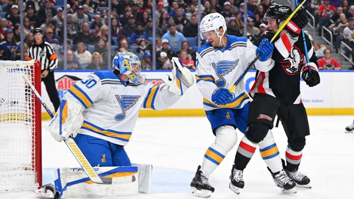 Hofer makes 27 saves, Blues shut out Sabres