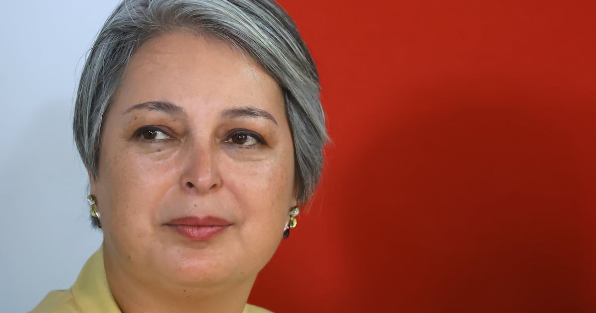 Jara toma distancia de las declaraciones de sus voceros y hace nuevo gesto a Evelyn Matthei