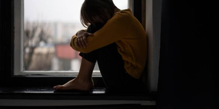 Rescatan a niña de 6 años encerrada y con golpes en Azcapotzalco; detienen a su madre por maltrato