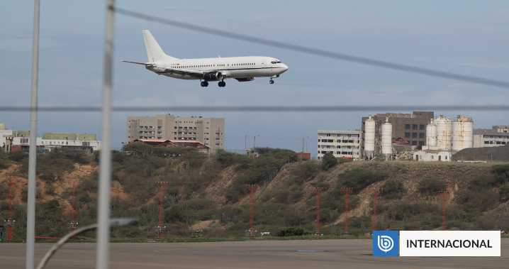 Venezuela revoca concesión a aerolíneas que cancelaron rutas por "sumarse a acciones de terrorismo"