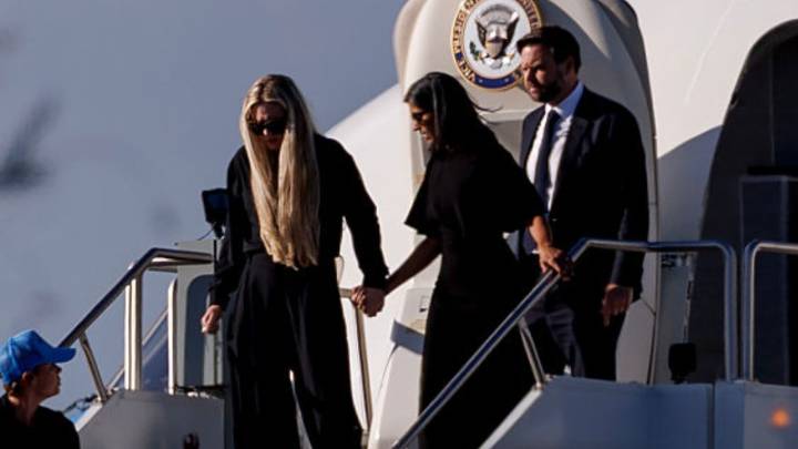 ‘No One Hugs Like This Unless They've Been Intimate': Erika Kirk’s Flirty Words for JD Vance