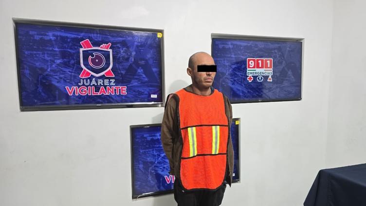 Lo sorprendió dueño cuando intentaba robar auto