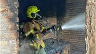 Incendio en una vivienda del Barrio Pirola: una persona resultó con quemaduras