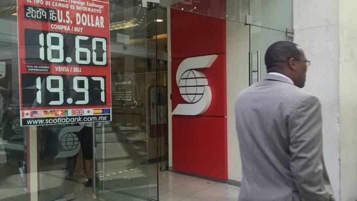 Peso avanza mientras empleos caen en EU por la inteligencia artificial