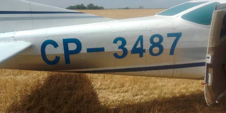Encontraron otra avioneta abandonada en un campo de Santa Fe: en su interior se detectaron rastros de cocaína