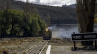 El tren nocturno de la Patagonia que deslumbra con paisajes, música y gastronomía: cuánto cuesta