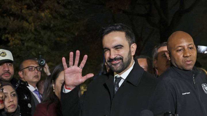 El Ayuntamiento de Nueva York estudia un aumento de sueldo anual de 100.000 dólares para Mamdani