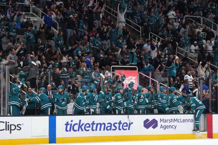 NHL 2025-26 attendance check-in: Wild and Blackhawks down, Sharks and Blue Jackets up