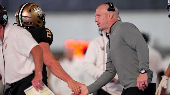 Watch Diego Pavia beg Vanderbilt HC Clark Lea to stay in blowout vs. Kentucky