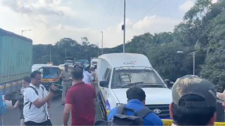 Gang posing as I-T, RBI officers robs Rs 7 cr in ATM cash van heist