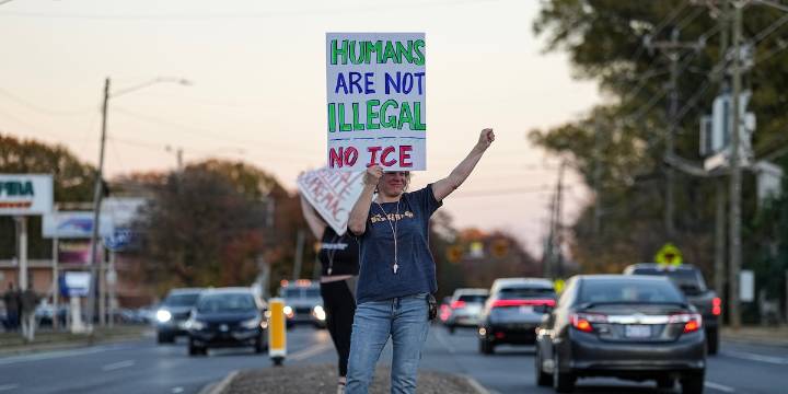 Federal immigration agents will expand enforcement action in North Carolina to Raleigh, mayor says