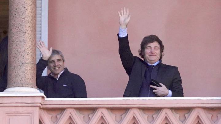 Javier Milei desmintió que se vaya a dar de baja al monotributo