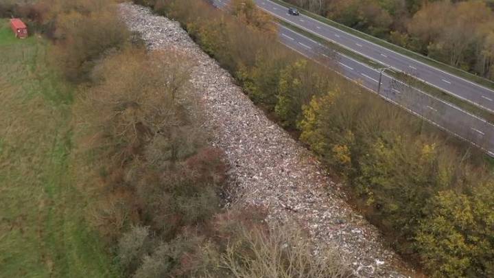 Oxfordshire waste mountain by River Cherwell declared critical incident