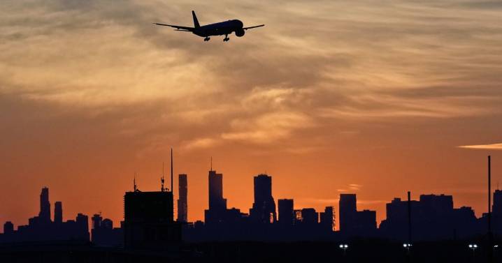 FAA keeps flight cancellations at 6% as House is set to vote to end shutdown